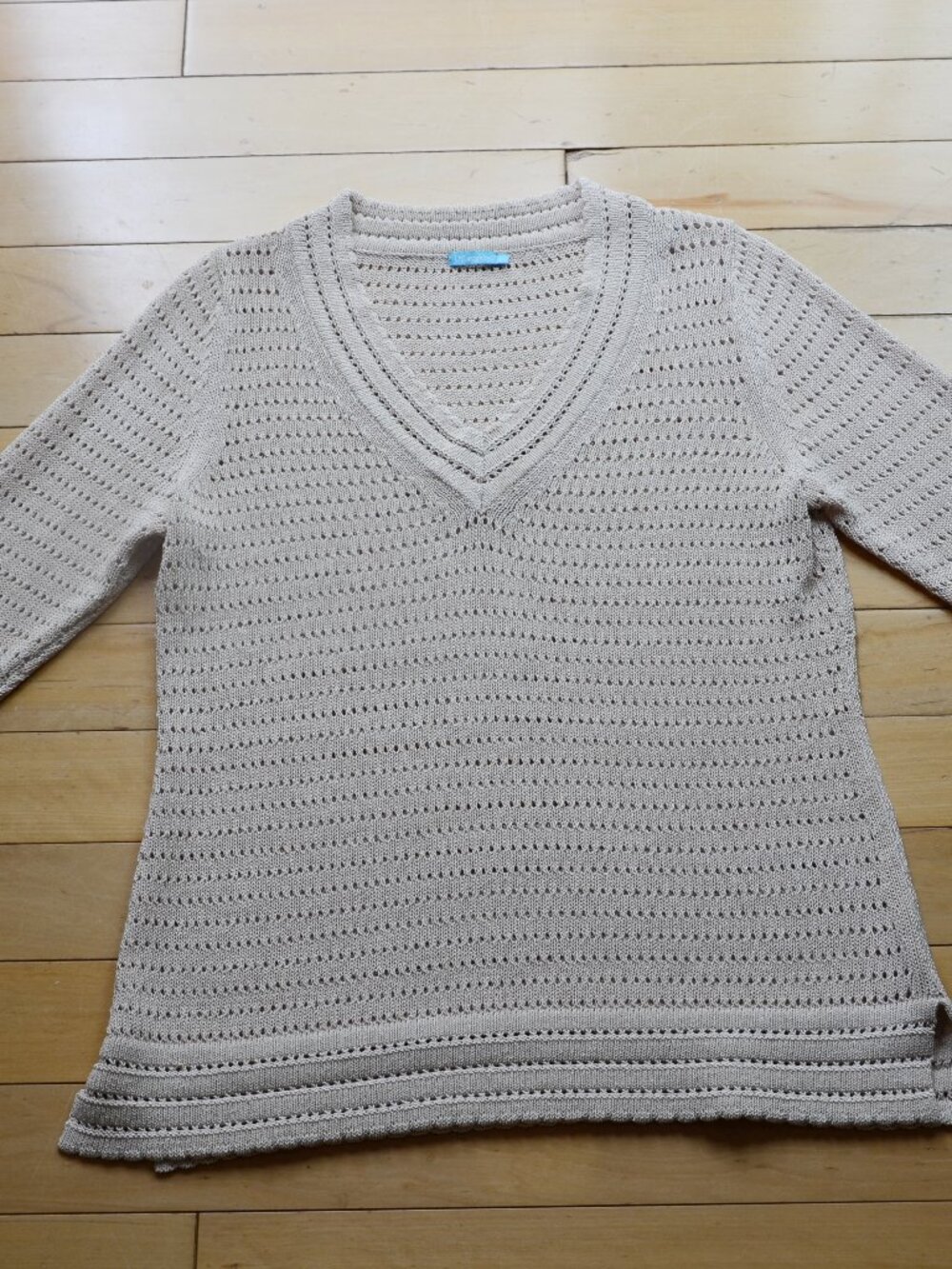J. McLaughlin V-neck open-knit sweater Size L